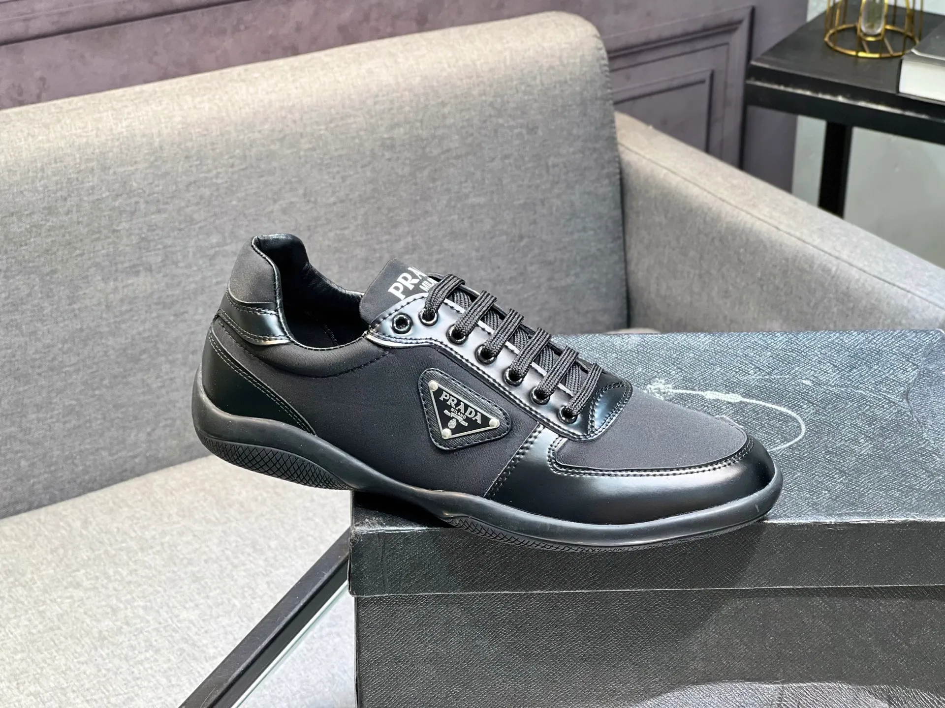 Men's men's shoes 💰440 [PRADA—Prada] 2025 latest model 🙈original replica! 👟👟👟Available here. The workmanship is top-notch. The upper is made of Italian 🇮🇹Imported calfskin. ❗️Breathable genuine leather lining @Suitable for travel. The original version has an enlarged engraved sole, making it suitable for all kinds of travels, showing low-key luxury. Size: 38-44 yards